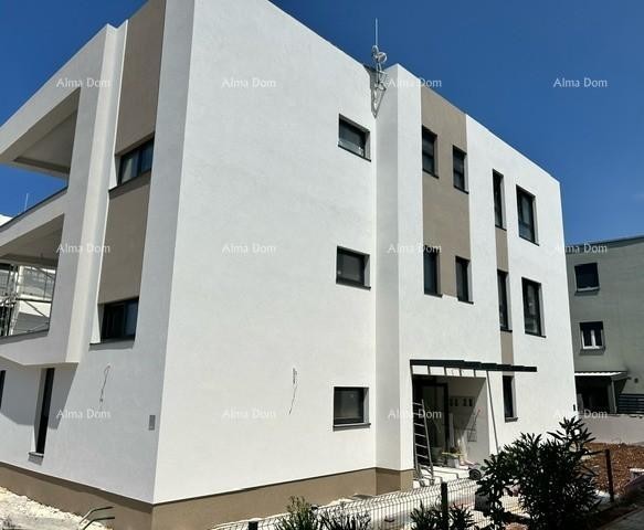 Продается квартира в небольшом доме с только четырьмя квартирами! 3