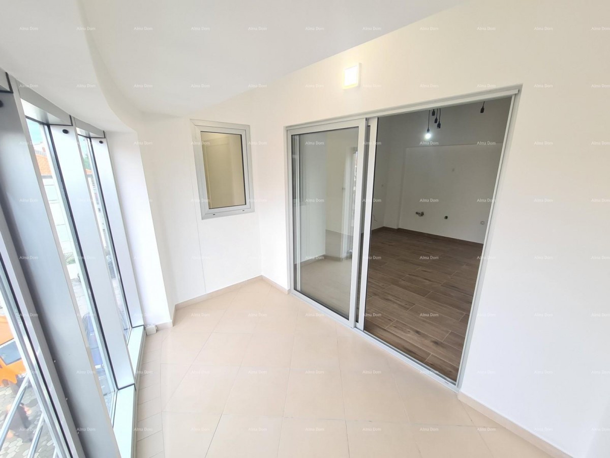 Istra. Pula. Veli vrh. 1