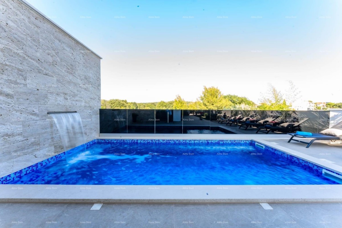 A modern house with a pool in a great location, Medulin! 23