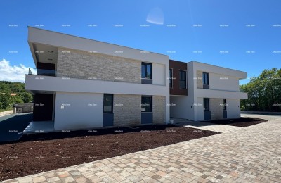 Sale - Apartment in a new building with two parking spaces, Rovinjsko Selo!