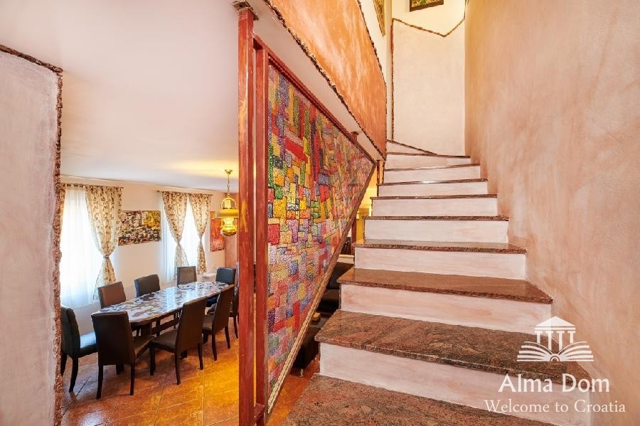 Hiša, blizu mesta Umag. 18