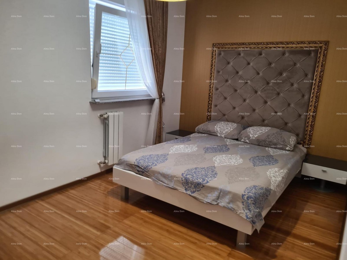 Na prodaju kuća s bazenom – Valtura 13