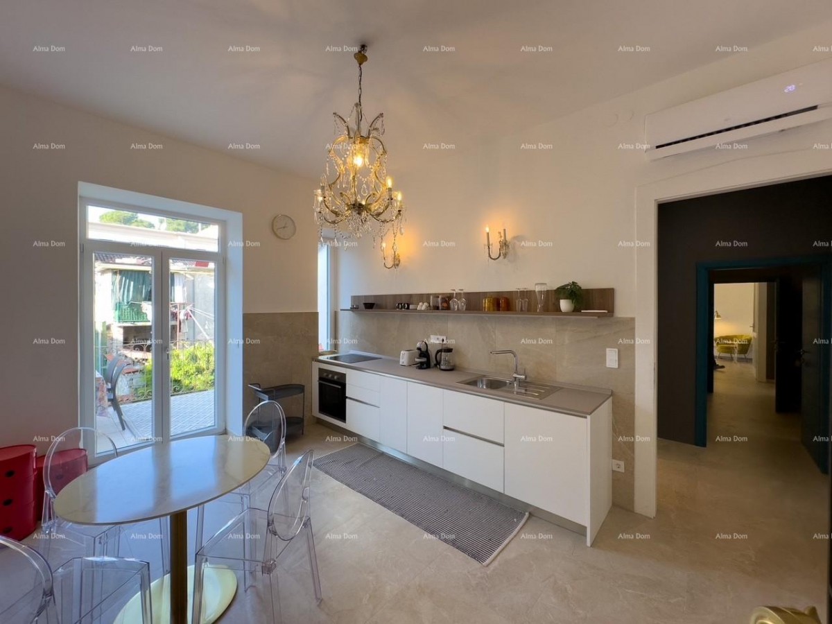 Prodajemo renoviran stan u centru Pule! 37