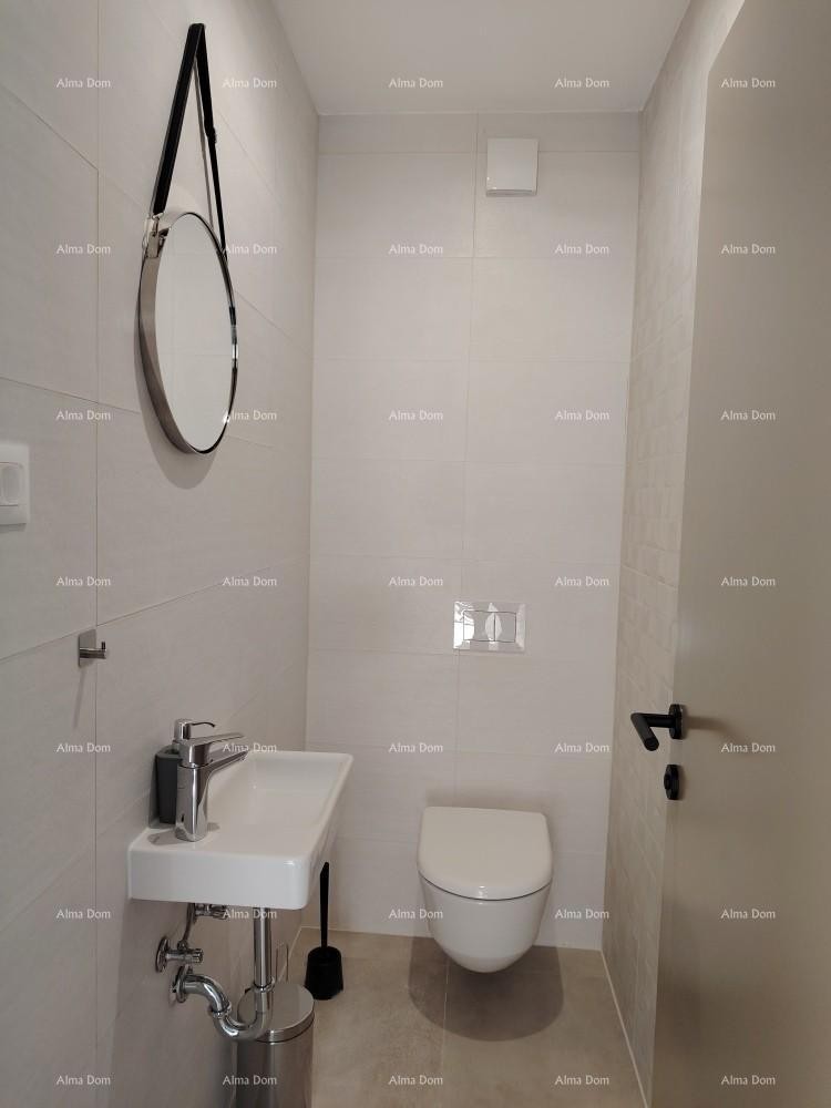 Top-notch three-bedroom apartment with a sea view, furnished 8