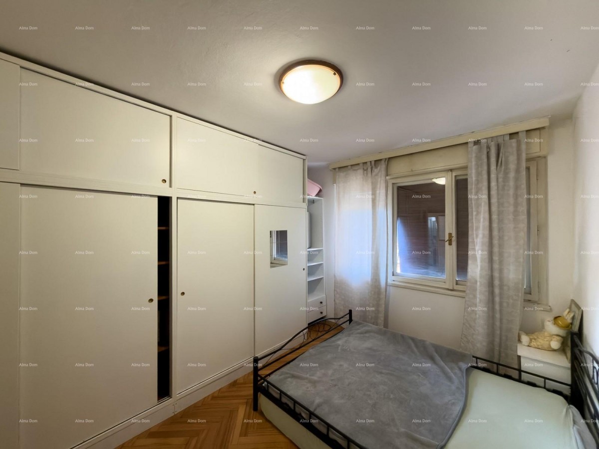 Vendiamo un appartamento in ottima posizione a Pola! 6