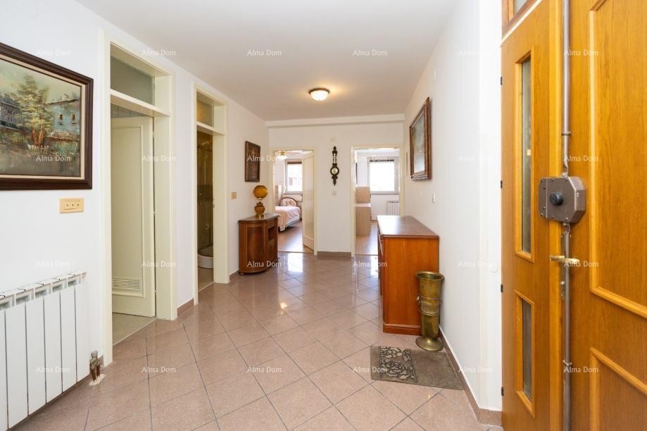 Prodaje se prostrani stan od 108 m² u  Puli. VIDIKOVAC. 7