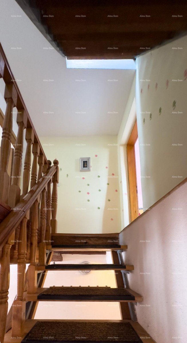 Prodajemo hišo v središču Ližnjana! 8