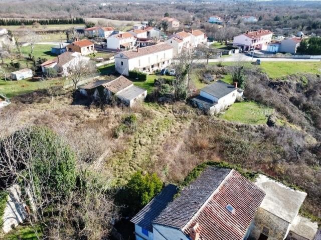 Prodajemo veliku samostojeću kuću sa velikom okućnicom! 4