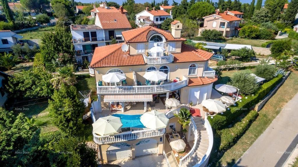 Casa con appartamenti e piscina a Premantura – vista mare! 1