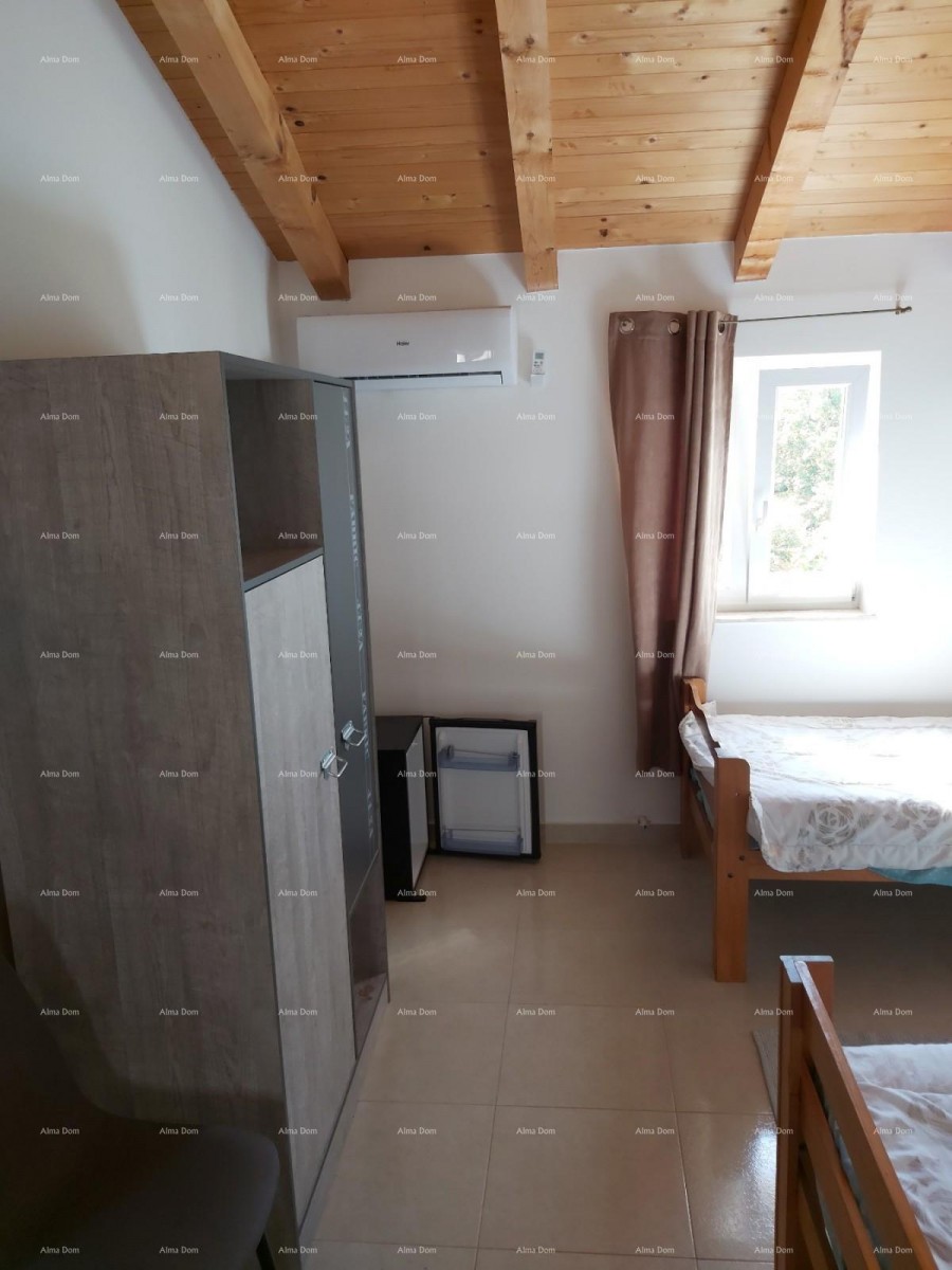 Продается дом с погребом, большой террасой, двумя трехкомнатными квартирами, двором. Отличная возможность для инвестирования! 16