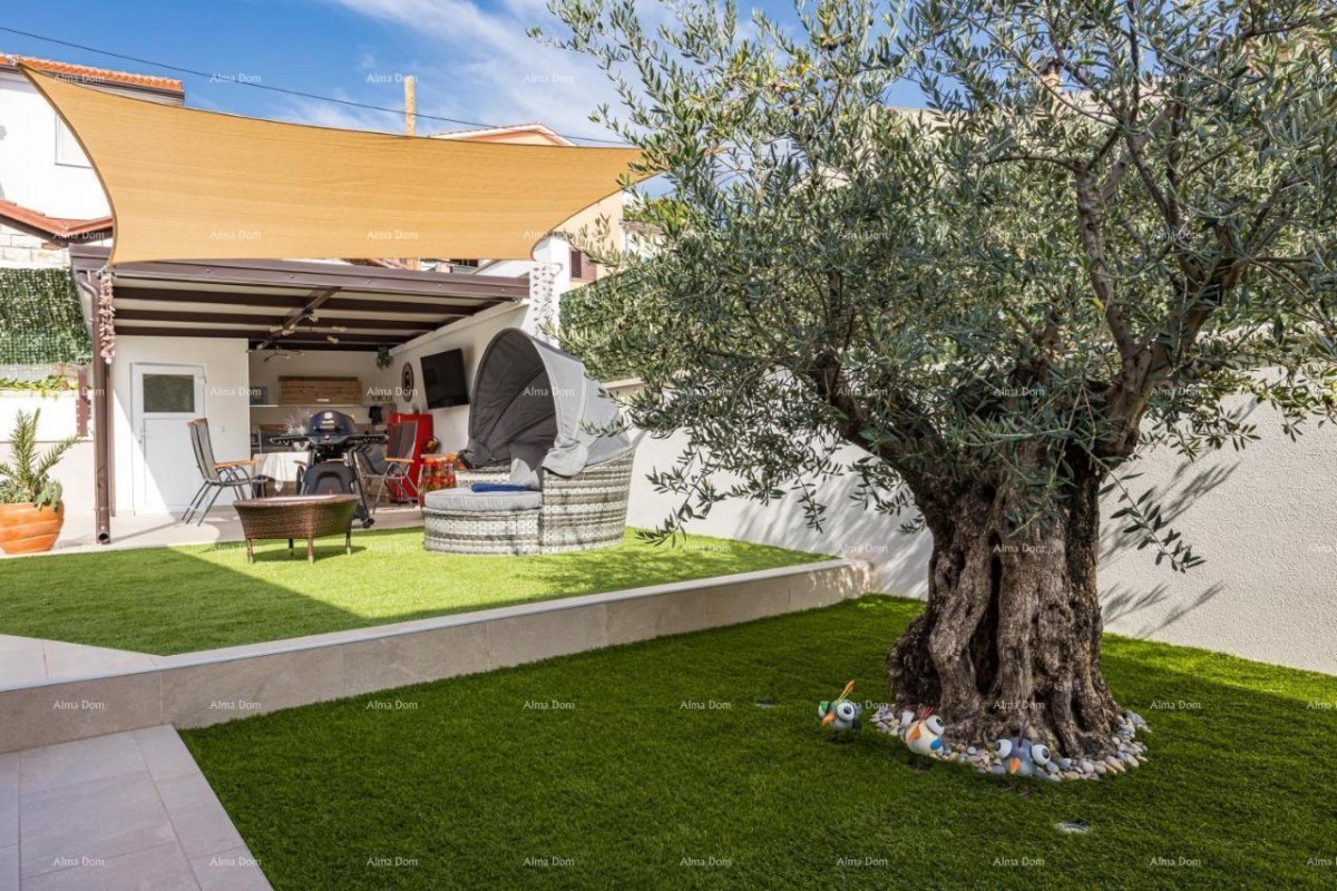 Продаем прекрасную виллу в Ровине. 12