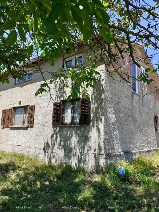 Sale of a house with two building plots – Tinjan 1