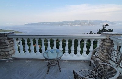 Apartmanska kuća s pogledom na more