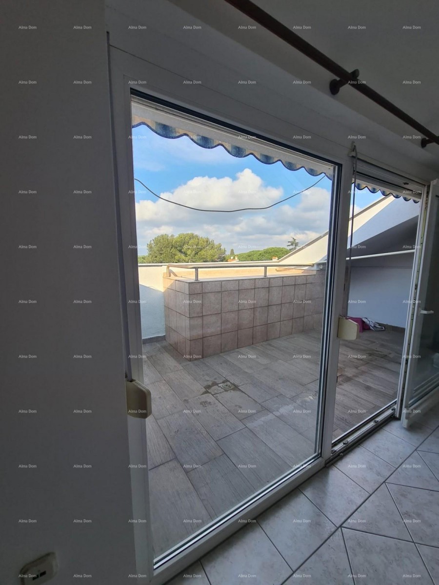 Odlična priložnost! Prodaja stanovanja na vrhunski lokaciji, Medulin! Pet minut lahke hoje do morja in plaž. Neposredna bližina kampa. 18