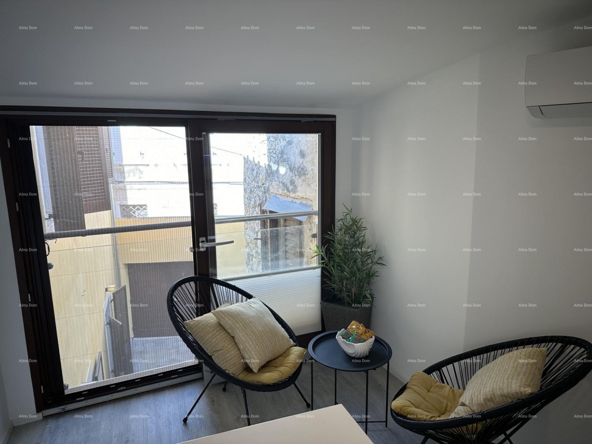 Прекрасный дом с тремя зарегистрированными апартаментами в старой части города Пореч! 34