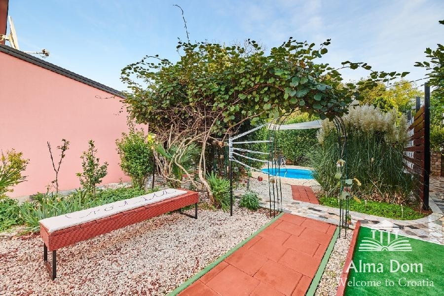 Hiša, blizu mesta Umag. 39