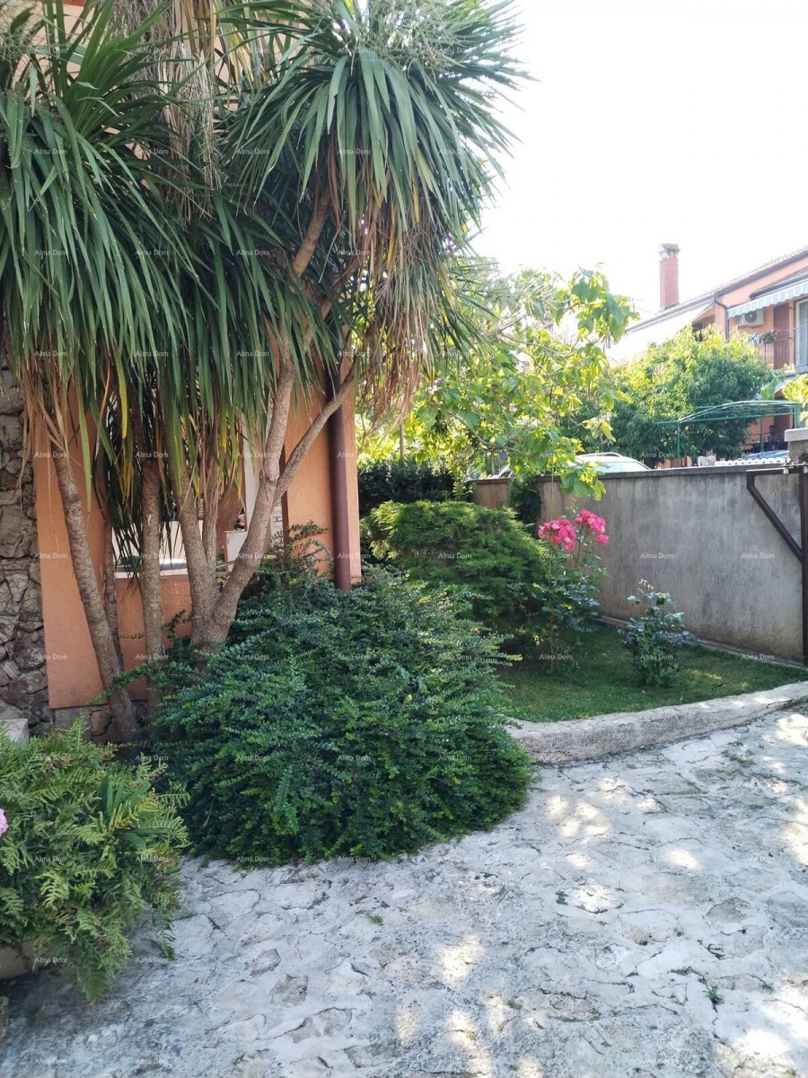 ROVINJ – EDIFICIO RESIDENZIALE IN POSIZIONE TRANQUILLA, IDEALE PER INVESTIMENTO 2