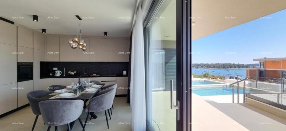 Predivan stan u Medulinu sa garažom. Blizina mora i plaže cca 500 metara. 20