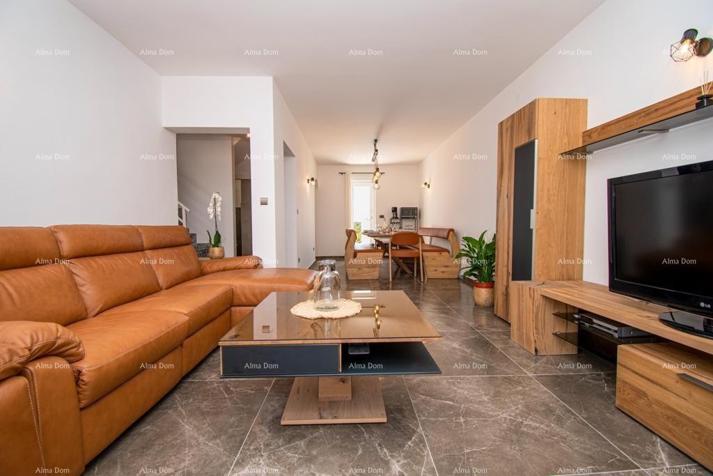 Banjole. Kuća sa 3 apartmana i bazenom. 18