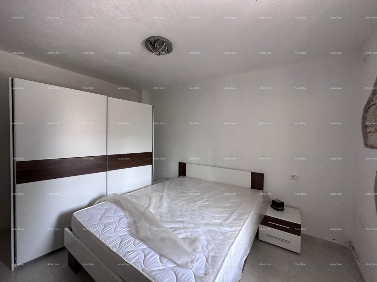 Prodaja fantastične hiše s tremi stanovi v Medulinu! 36