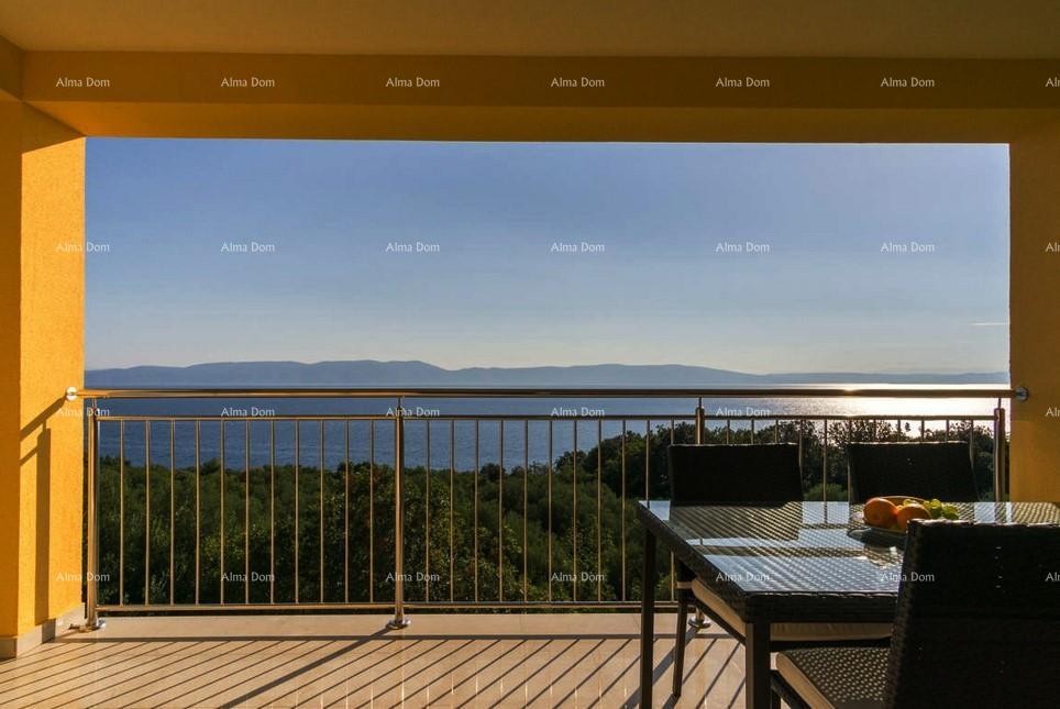 Raša, affascinante casa con appartamenti e piscina con vista panoramica sul mare 3