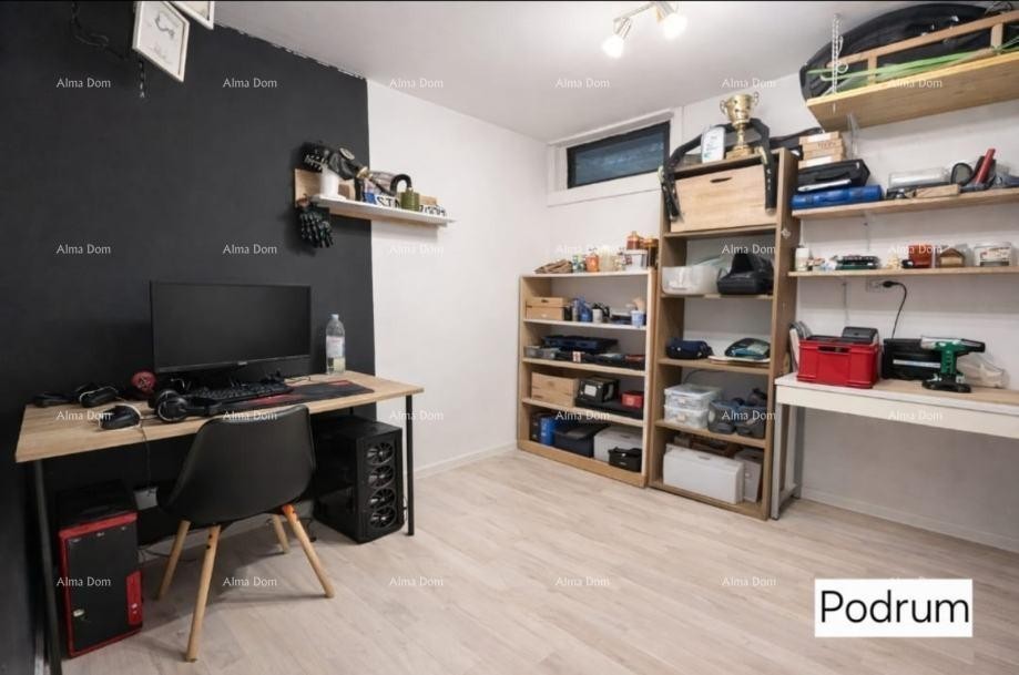 Rovinj – property with two apartments, sea view, and parking space 9