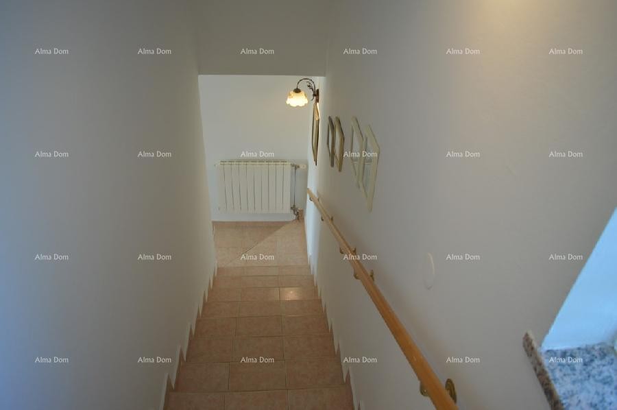 Prekrasna kuća sa bazenom! POREČ 19