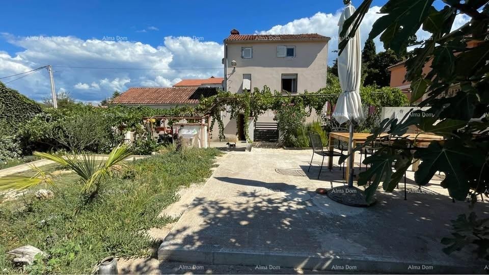 Sale - Two houses in an excellent location with a sea view - Medulin, Vinkuran! 2