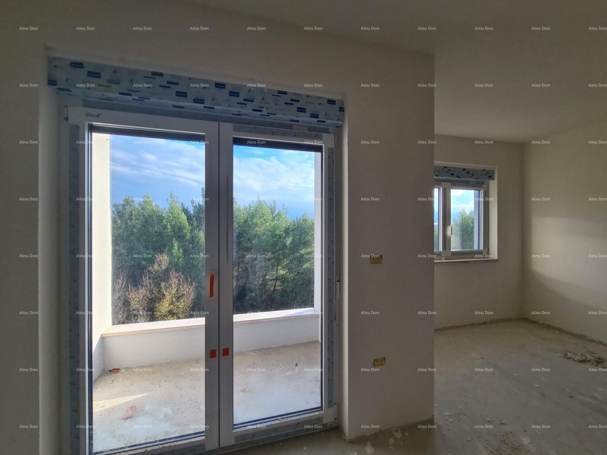 In italiano, il titolo si traduce in: 7