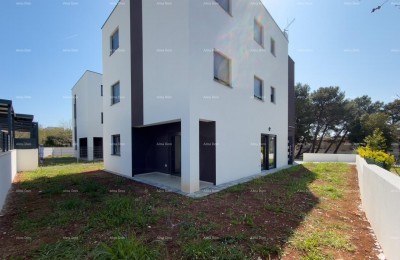 Prizemlje sa velikim vrtom!