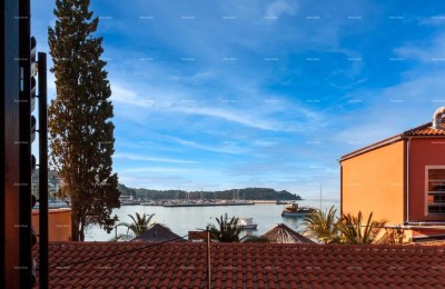 Rovinj – Stan s pogledom na more u samom centru, 50 m od mora