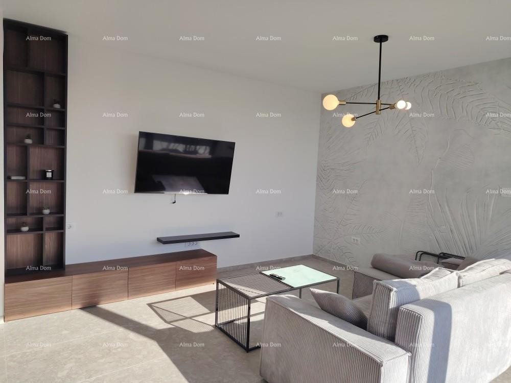 Top-notch three-bedroom apartment with a sea view, furnished 4