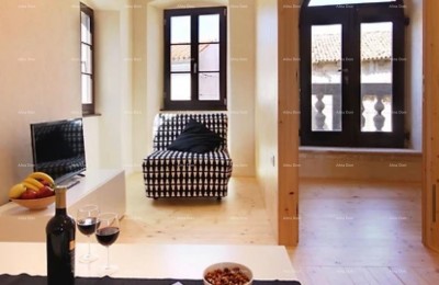 Rinnovata! Vendita di una vecchia villa del 17° secolo a Vodnjan.