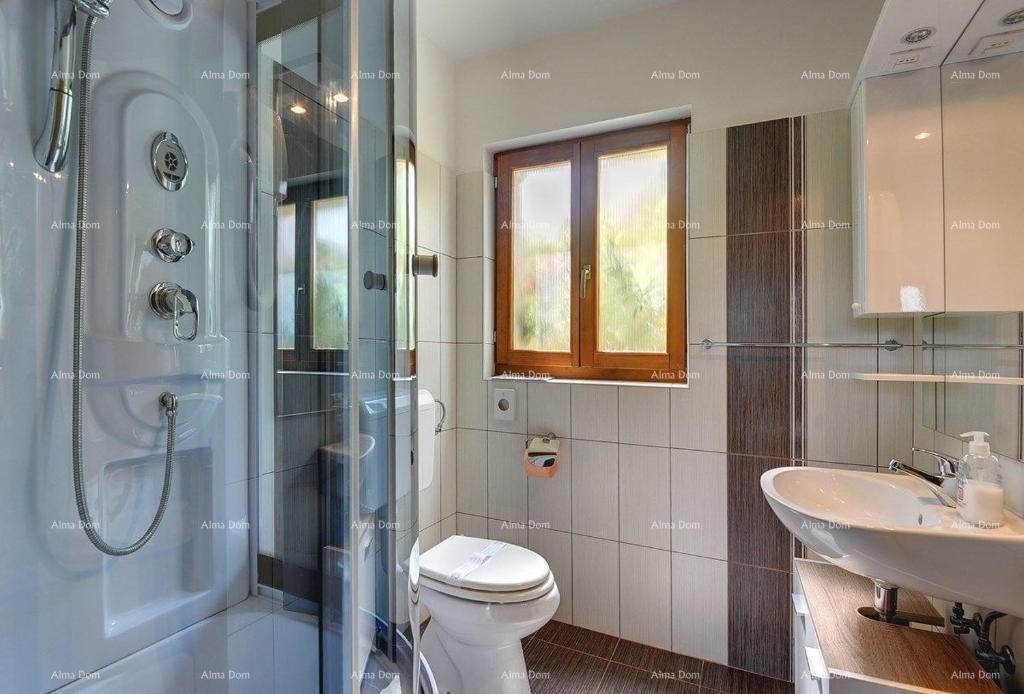 Prodaja se čudovita vila z bazenom v bližini Pazina 35