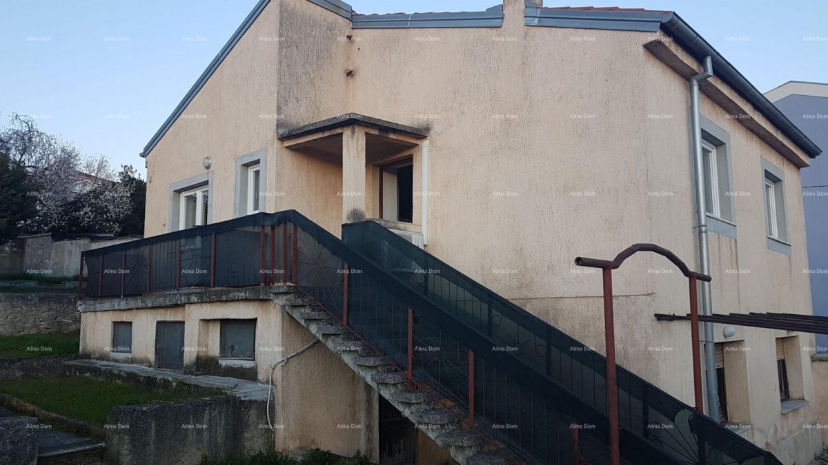 Pola! Una casa con due appartamenti e un ampio giardino. 10