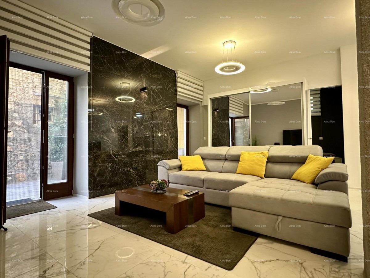 Прекрасный дом с тремя зарегистрированными апартаментами в старой части города Пореч! 9