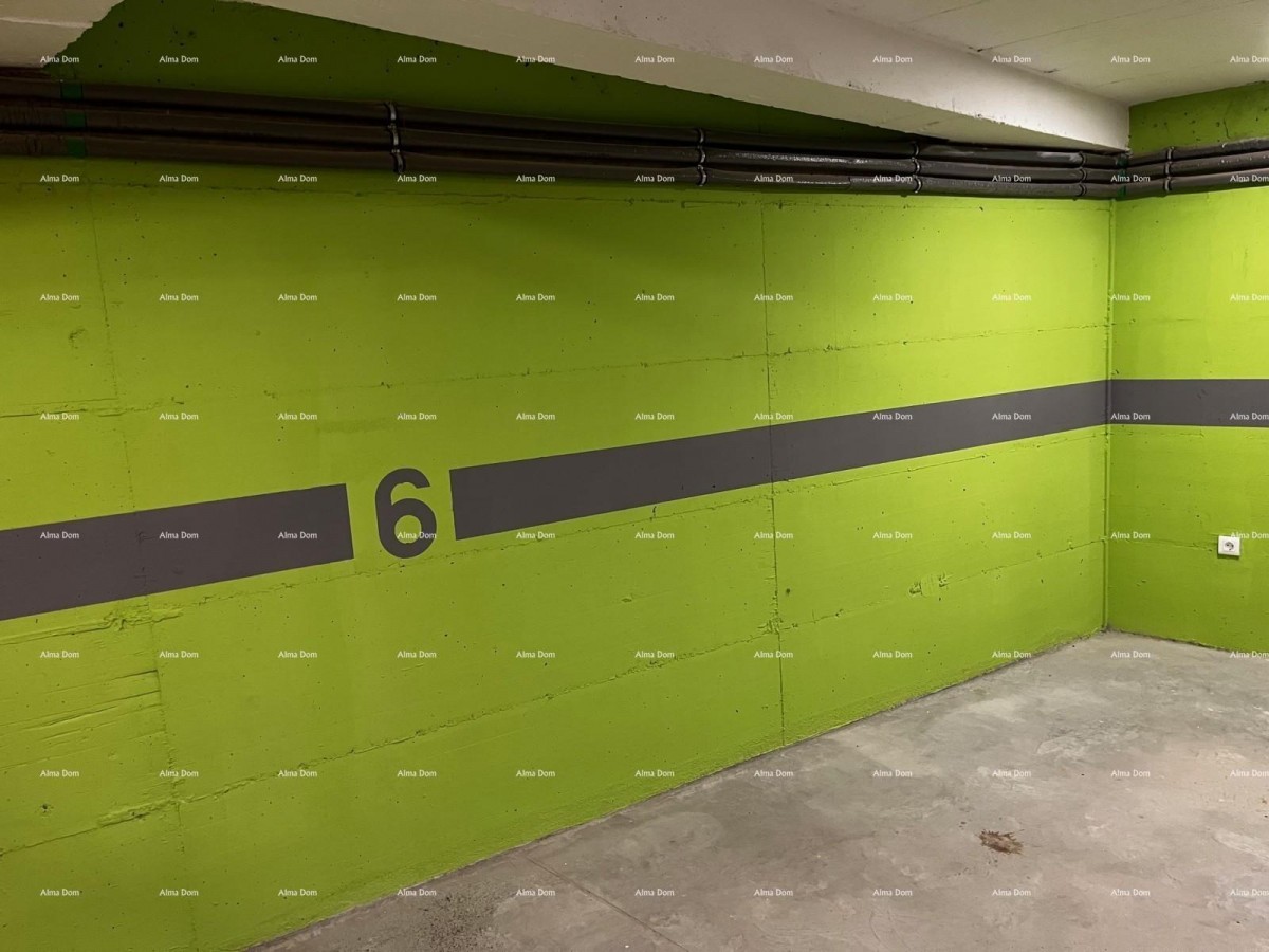 Predivan stan u Medulinu sa garažom. Blizina mora i plaže cca 500 metara. 30