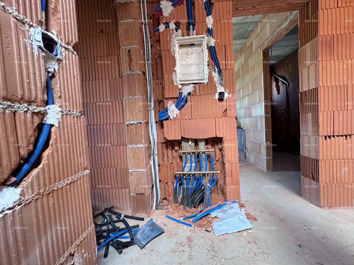 Umag- For sale: semi-detached house in rough construction phase. 10