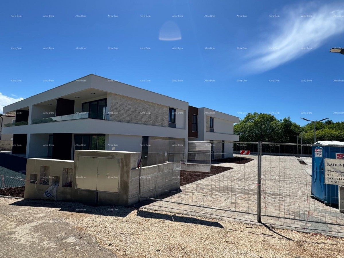Sale - Apartment under construction with a garden and parking space, 13