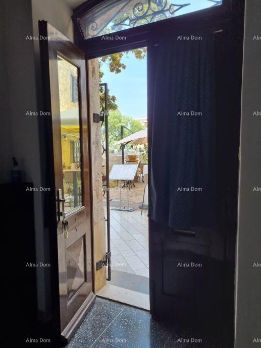 PULA STARA JEZGRA GRADA. KUĆA NA 5 MANJIH ETAŽA. 30