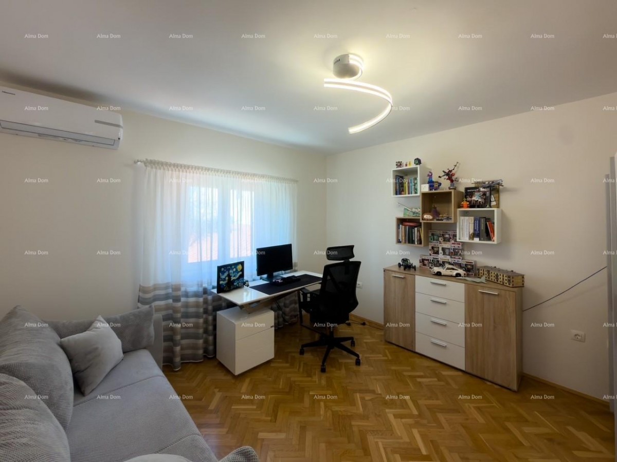 Ližnjan, uređena I kompletno namještena kuća sa garažom i konobom 17