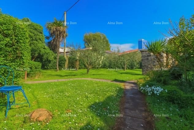 In vendita casa con terreno edificabile, a 200 m dalla spiaggia – Umago/Savudria 2