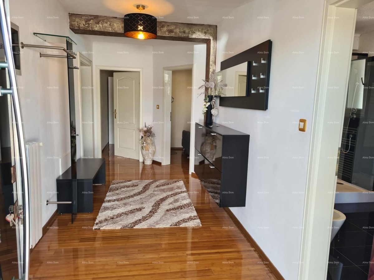 Na prodaju kuća s bazenom – Valtura 6