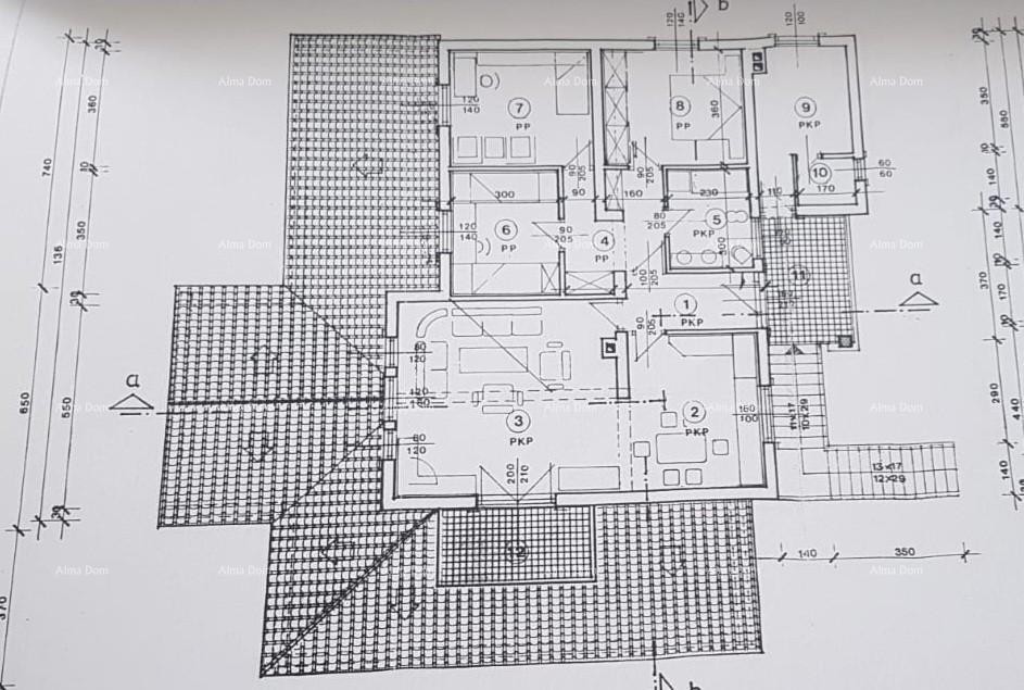 Umago. Una bella casa con sei appartamenti. 14