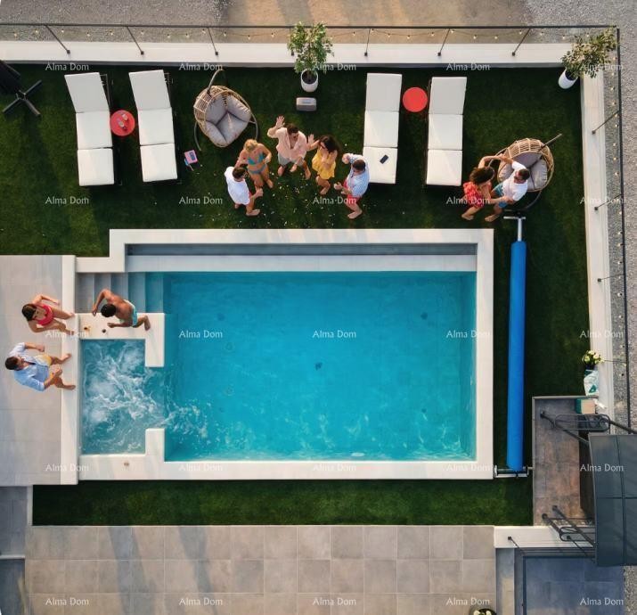 Grimalda, Luxury Villa with Pool and Wellness 3