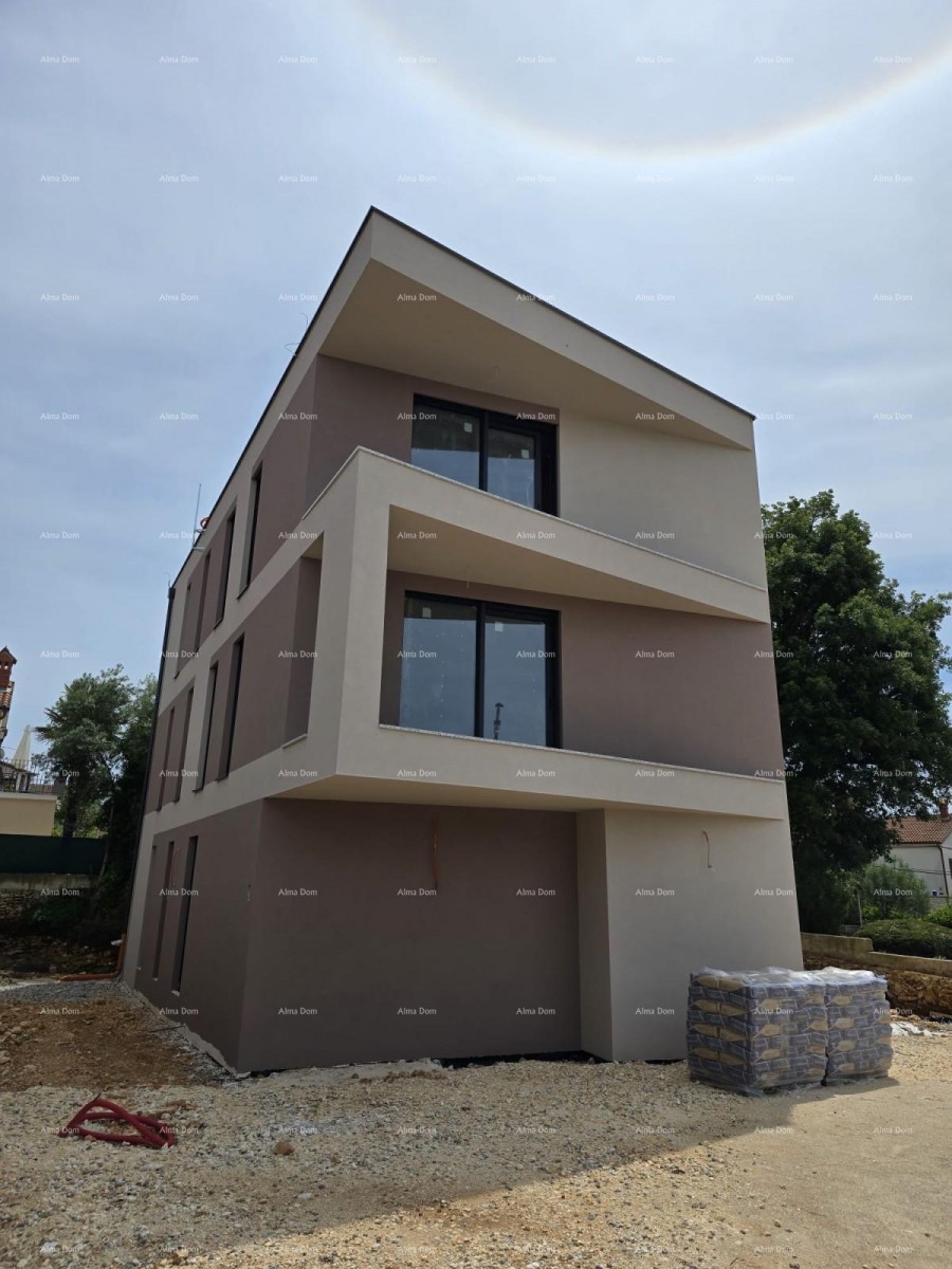 Dvosoban stan z velikim vrtom 100 metrov do obale. 11