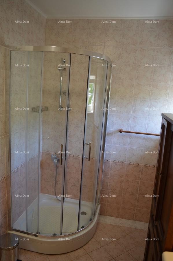 Prekrasna kuća sa bazenom! POREČ 14