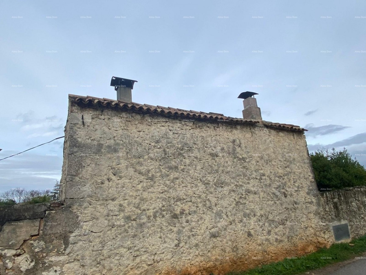 Vendita di una casa bifamiliare con annesso (casa più piccola) e terreno, Pola! 6