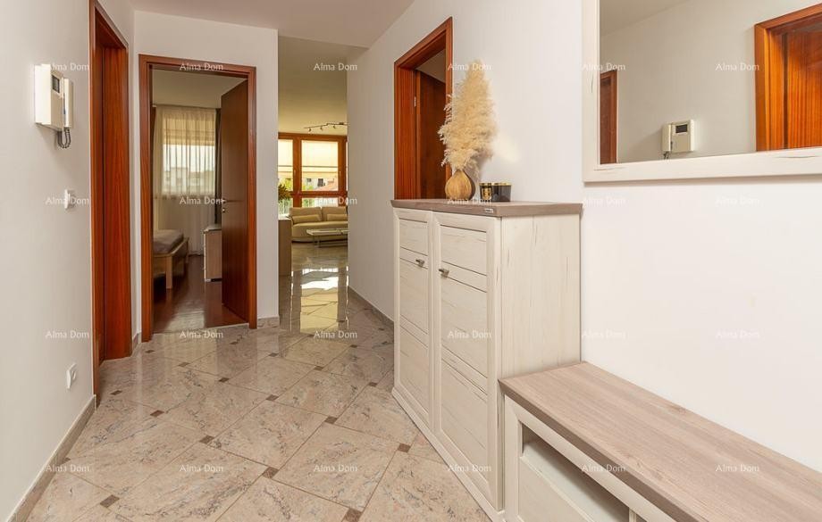 Rovinj – Apartma z 2 spalnicama in parkirnim mestom v garaži 15