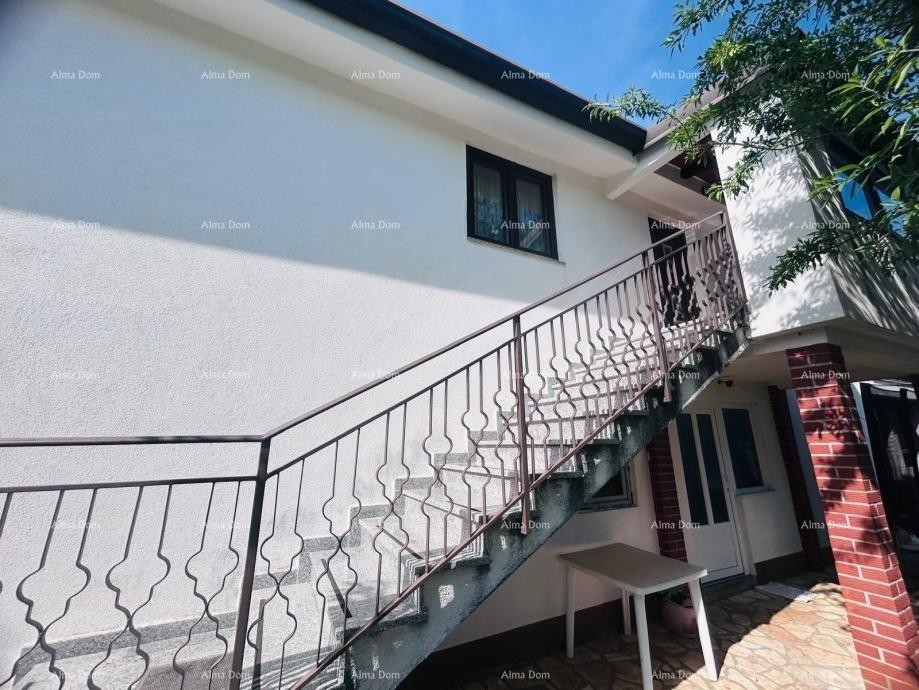 Buje – Samostojeća kuća s maslinikom i građevinskim zemljištem 10